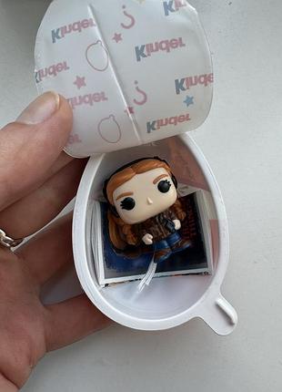 Колекційна фігурка kinder joy за мотивами stranger things. макс