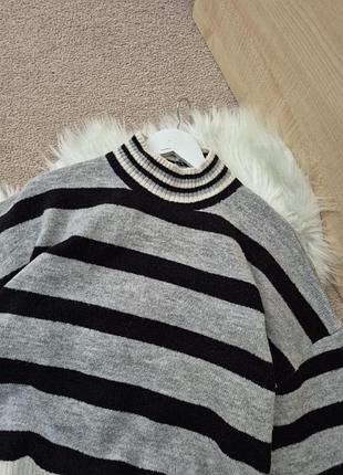 Жіночий светр оверсайз 4