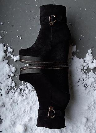 Теплые зимние ботинки танкетка замшевые на меху