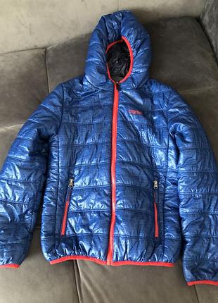 Демісезонна курточка в ідеальному стані.