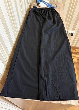 Широкие спортивные штаны очень легкие