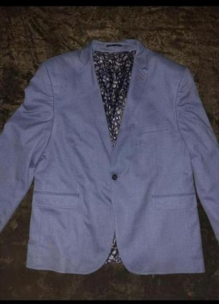 Красивый пиджак