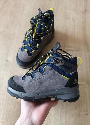 Крутые детские водонепроницаемые ботинки  quechua , франция . размер 30