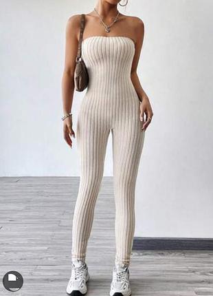 Комбінезон бежевого кольору м'який