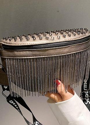 Жіноча бананка невелика сумка нагрудна із шипами, сумка бананка для дівчини екошкіра чорна бронзовый, молния, мягкая, кросс-боди,