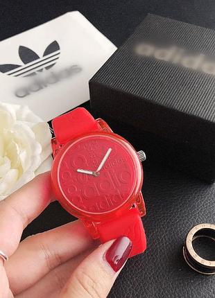 Наручний жіночий годинник силіконовий спортивний стиль адідас, модний годинник на руку для жінок adidas красный