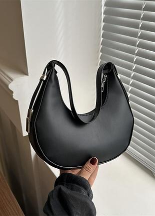 Женская сумочка багет черного цвета