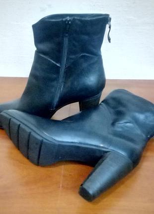 Півчобітки шкіра 39 /varese/італія