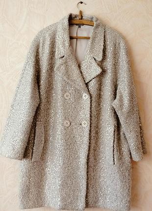 Пальто жіноче з лелітками