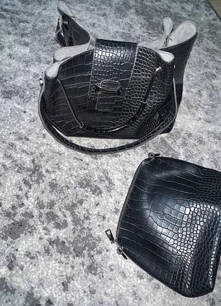 Сумка женская среднего размера