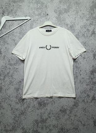 Футболка от бренда fred perry
