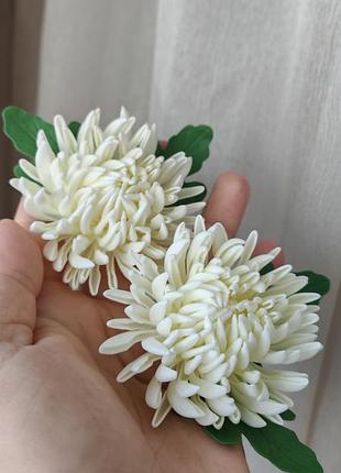 Хризантеми, квіти на резинках