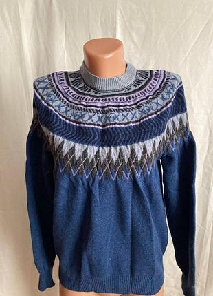 Свитер женский с орнаментом