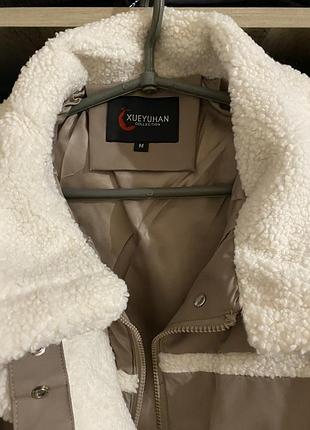 Весняна стильна куртка жіноча