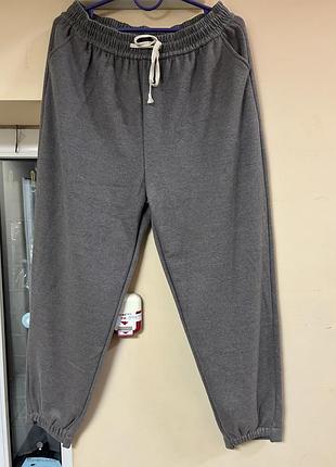 Теплі жіночі штани вони на хутрі