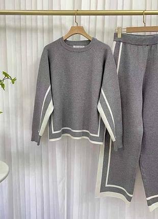 Костюм жіночий