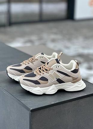 Женские кроссовки