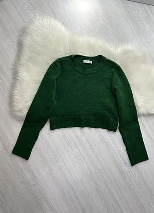 Вязаный укорочений свитер в розмірі м