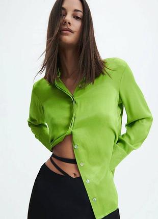 Жіноча яскрава лаймова атласна блуза приталеного крою зі складками на талії з 100%-ї віскози