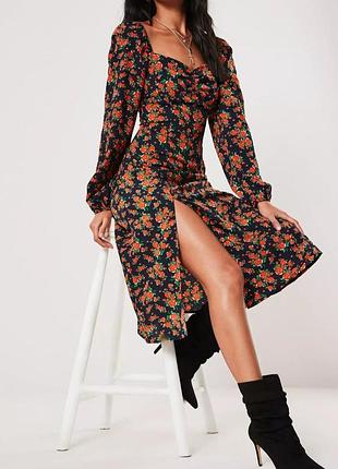 Неймовірно гарна сукня міді в квітковий принт