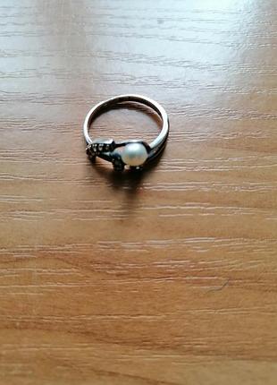 Кольцо женское серебряное с фианитами и жемчужиной, кольца женская серебряная с фианитами и жемчужиной, размер 16,5