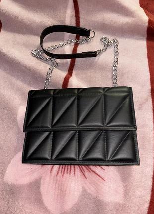 Сумика на плече