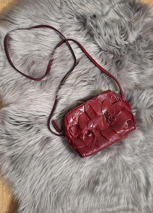 Сумка натуральная кожа лаковая кросс боди с цветами