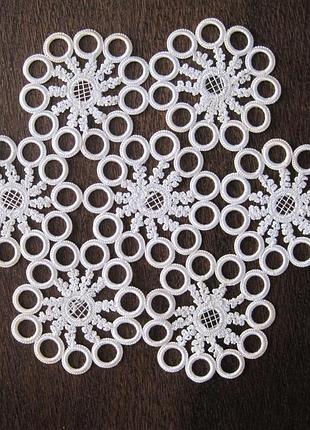 Серветка біла декоративна