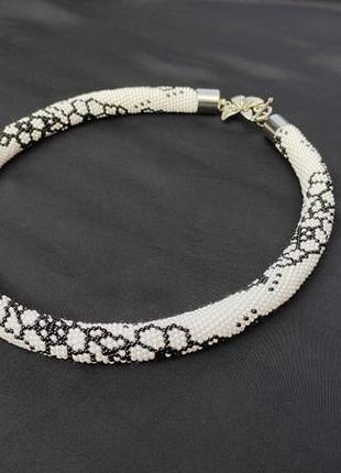 Жгут в цветочном стиле