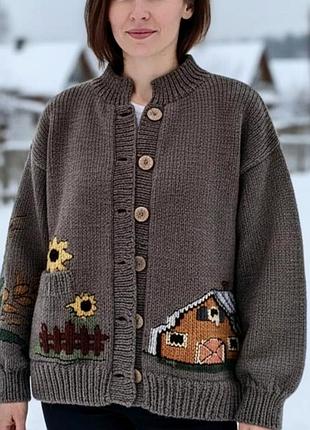 Вязаная женская объемная теплая кофта коричневая на пуговицах с вышивкой и карманом