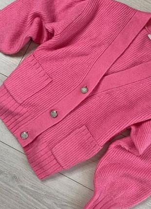 Рожевий вʼязаний кардинал