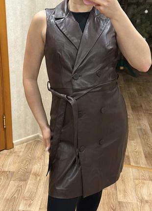 Шкіряна сукня жакет коричневого кольору