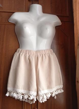 Жіночі шорти