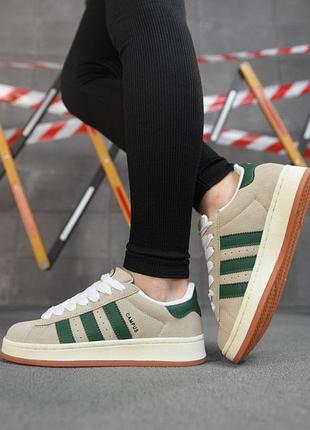 Жіночі кросівки