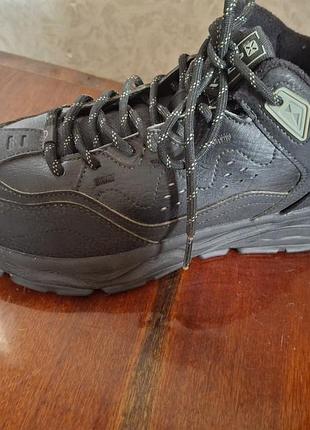 Фото зроблено на старий телефон в житті красивіше, зимові кросівки xtep retro — устілка 28 см (43-43.5 р)