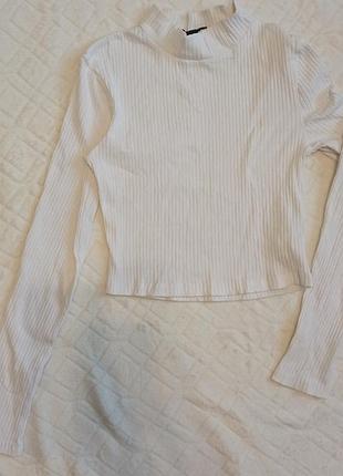 Короткая белая блуза