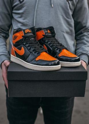 Женские кроссовки nike air jordan retro 1 black orange