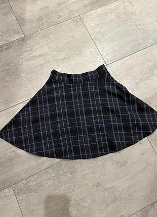 Спідниця дуже гарної якості на дівчинку 9-10 років
