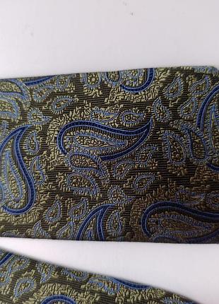 Шелковый галстук пейсли.