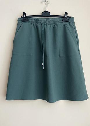 Спідниця в спортивному стилі
