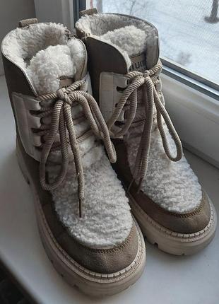 Зимние ботиночки 35 размер.