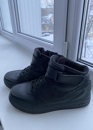 Зимові кросівки nike air force