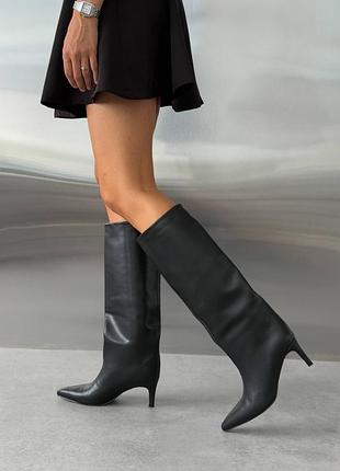 Трендовые черные женские деми сапоги