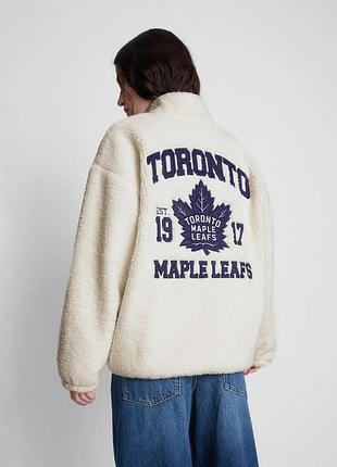 Флісова куртка toronto maple leaf's borg м'який фліс borg з логотипом на блискавці, імітацією горловини та боковими кишенями xs