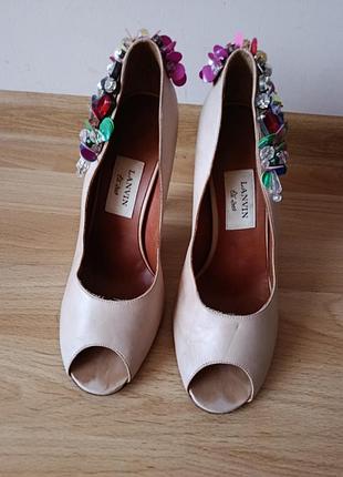 Босоножки lanvin vintage каблук 9.5 см очень красивые и легкие.