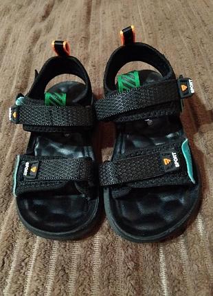 Босоніжки,сандалі на хлопчика