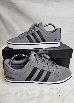 Кросівки adidas 40 розмір