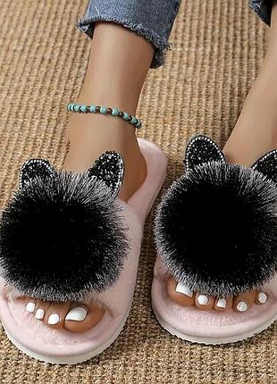 Стильные высококачественные тапочки