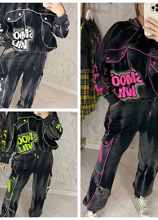 Спортивний костюм оверсайз зі стразами