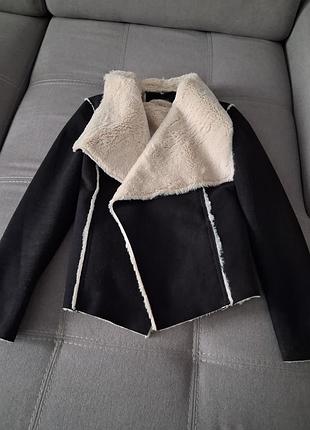 Курточка жіноча